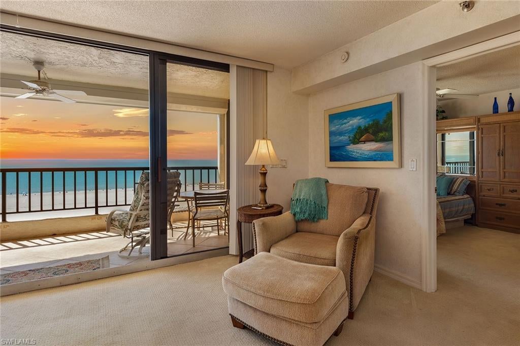 CRESCENT BEACH - Residential