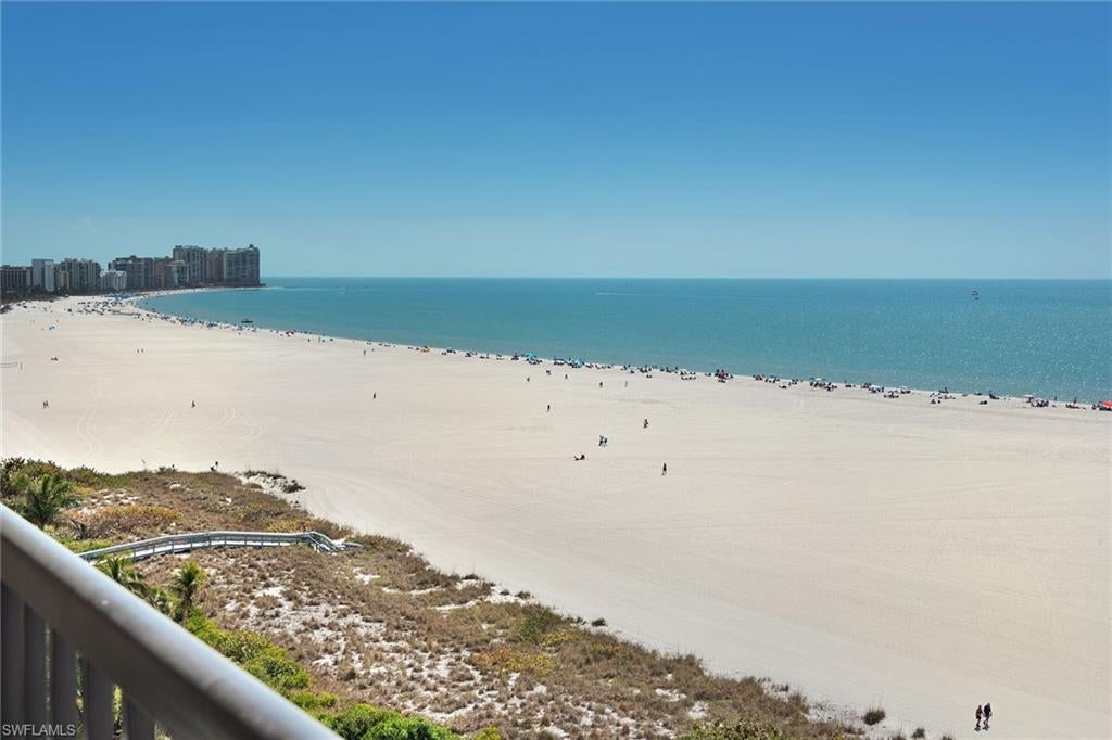 CRESCENT BEACH - Residential