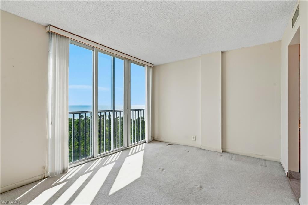 VANDERBILT TOWERS - Residential