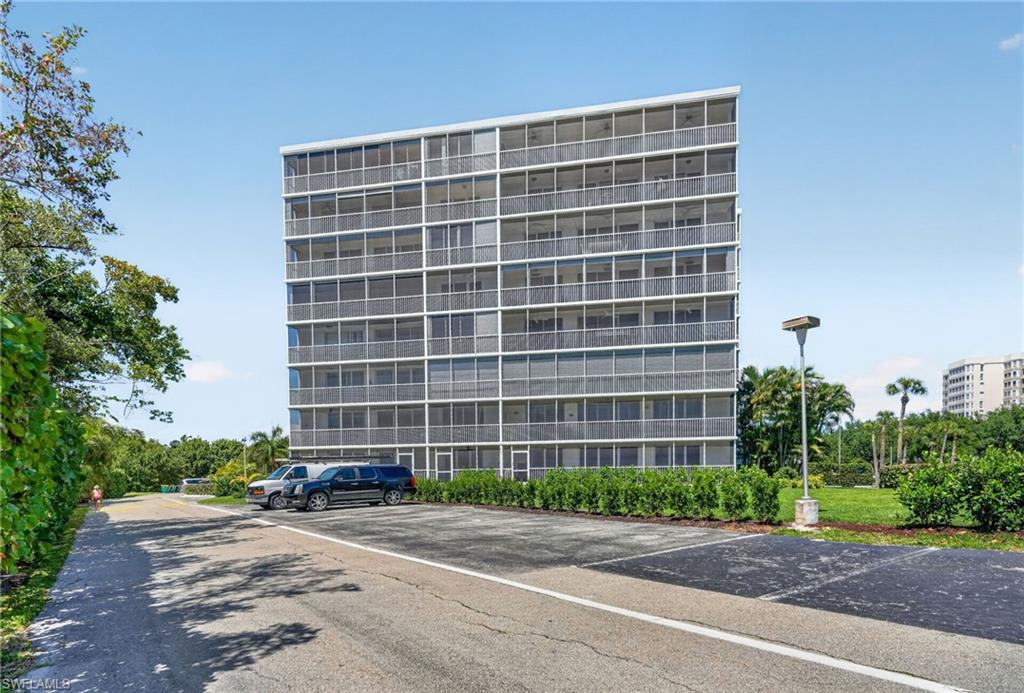 VANDERBILT TOWERS - Residential