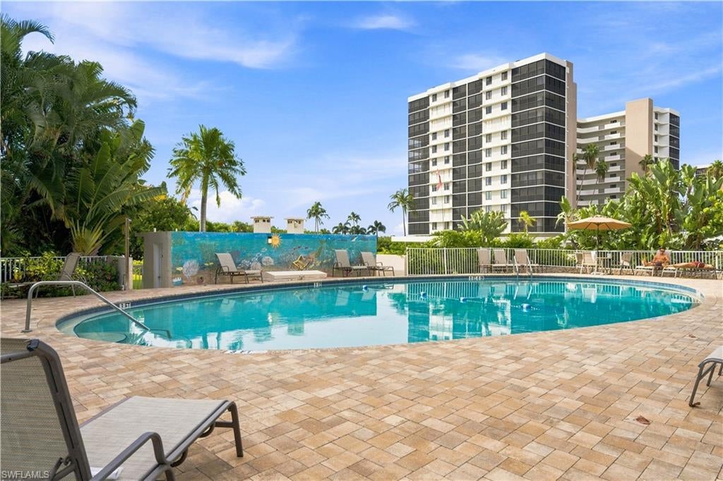 VANDERBILT TOWERS - Residential
