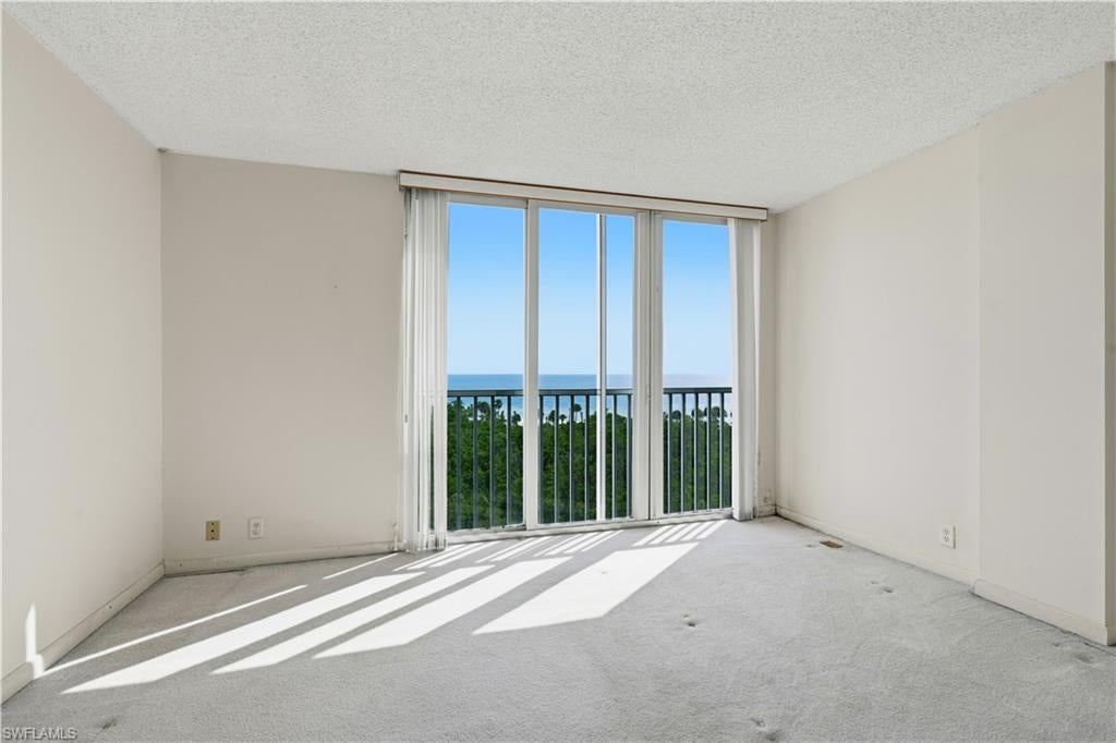 VANDERBILT TOWERS - Residential