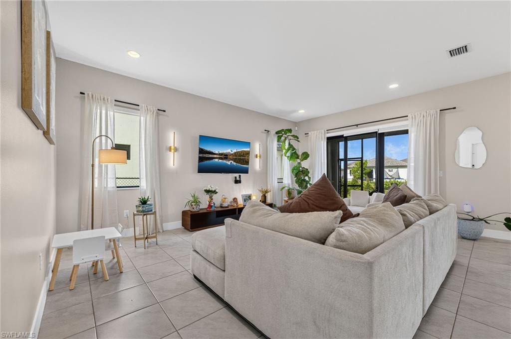 MAPLE RIDGE - Residential