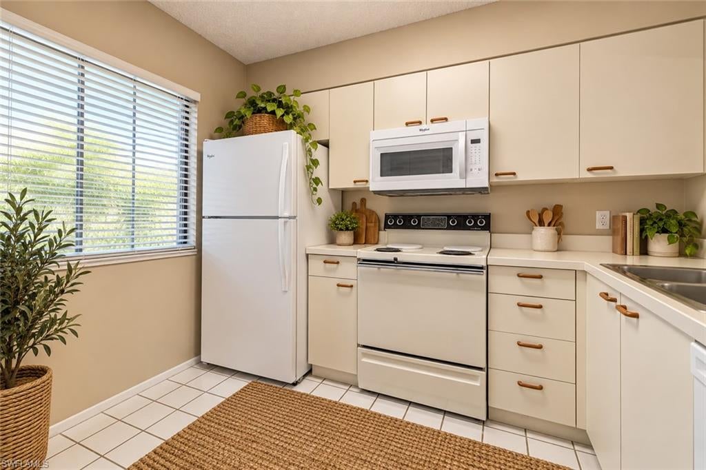 SEVEN LAKES - Residential