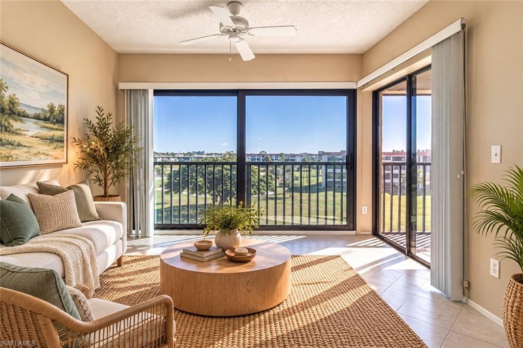 SEVEN LAKES - Residential
