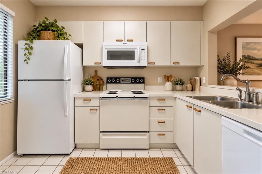 SEVEN LAKES - Residential