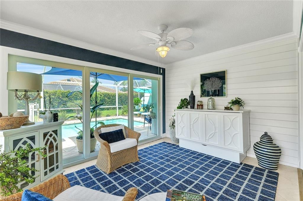 ISLAND WALK - Residential
