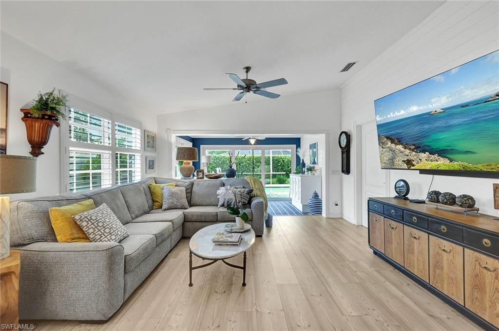 ISLAND WALK - Residential
