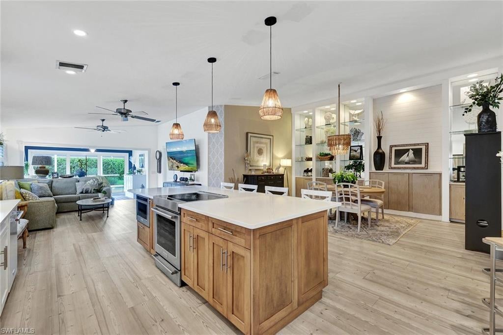 ISLAND WALK - Residential