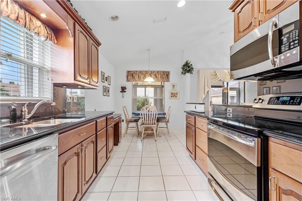 SABAL SPRINGS GOLF AND RACQUET CLUB - Residential