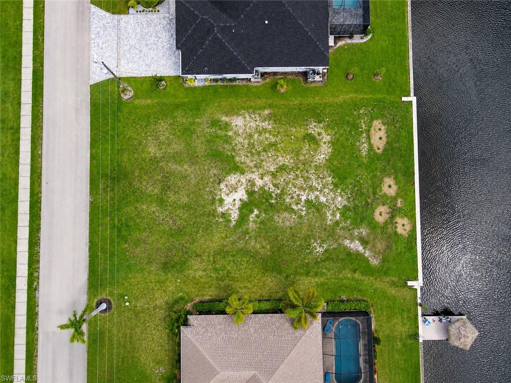 CAPE CORAL - Land