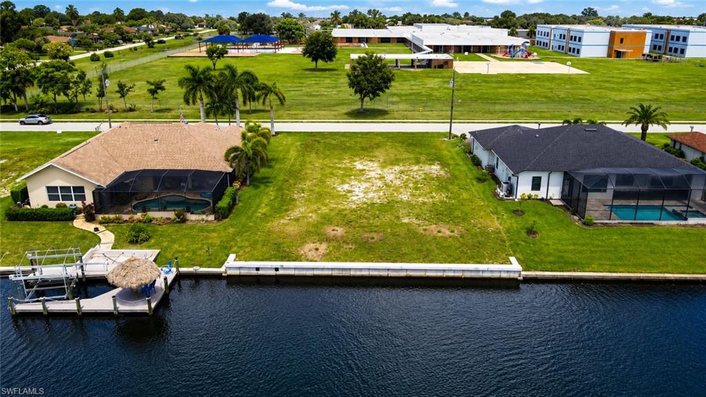 CAPE CORAL - Land