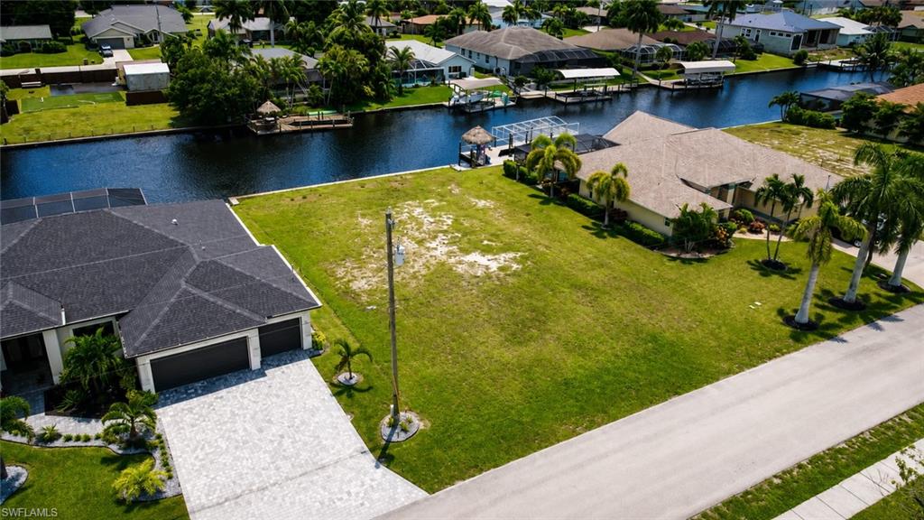 CAPE CORAL - Land