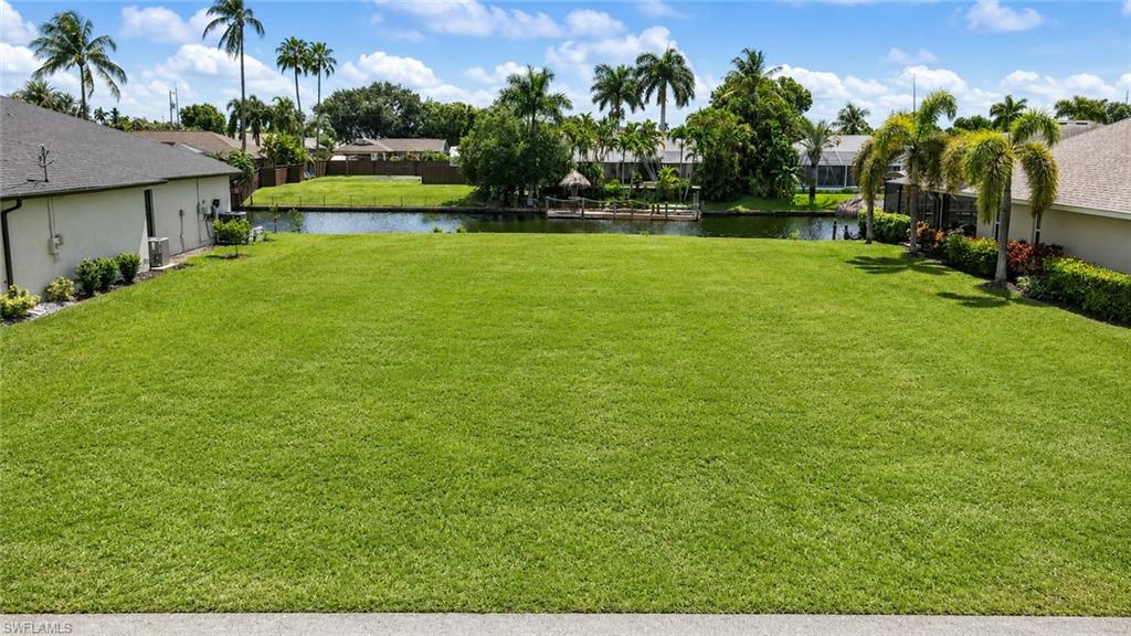 CAPE CORAL - Land