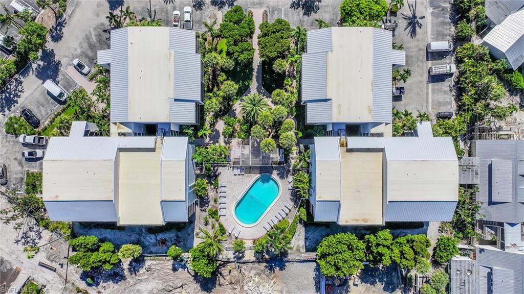 TENNIS VILLAS - Residential