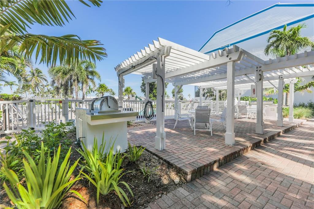 TENNIS VILLAS - Residential