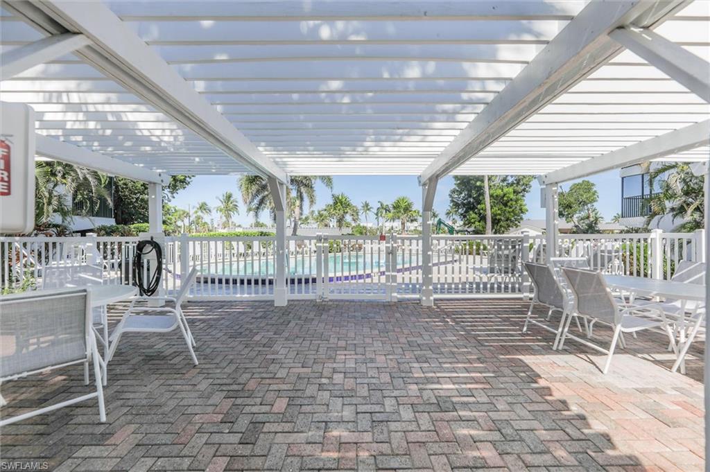 TENNIS VILLAS - Residential