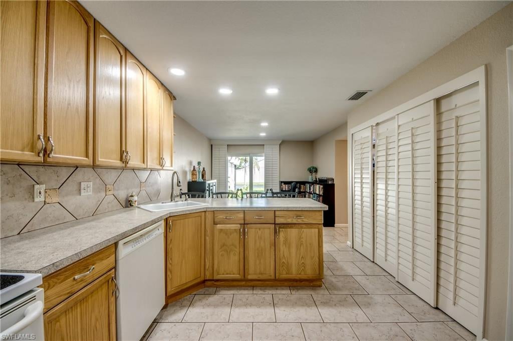 SPRING LAKE CONDO - Residential