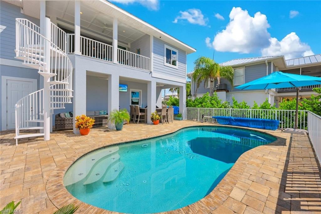 LAGUNA SHORES - Residential