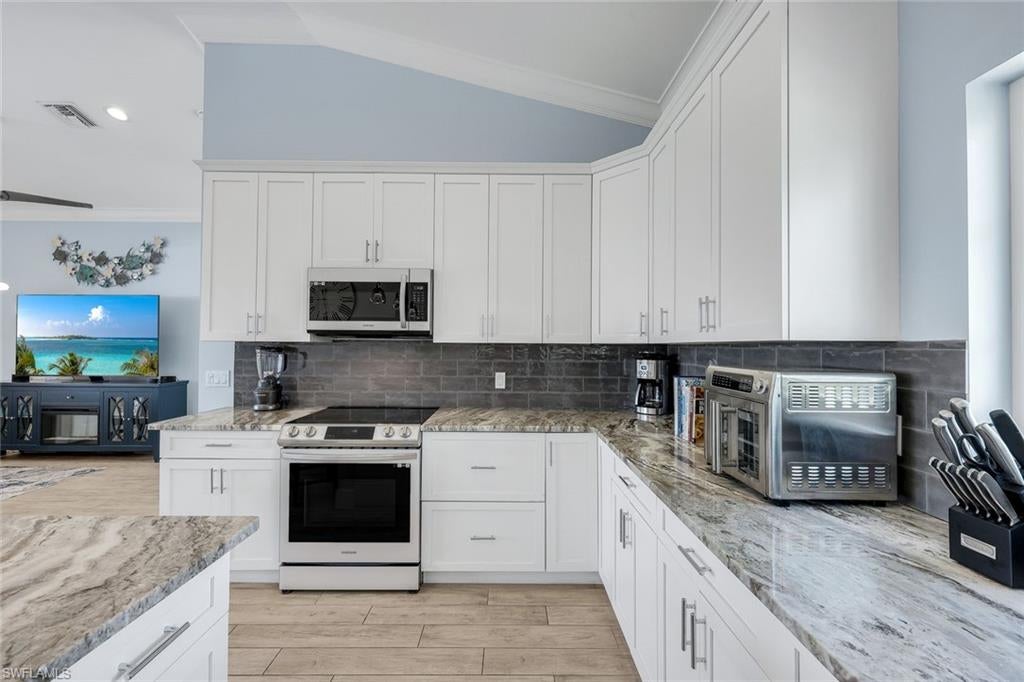 LAGUNA SHORES - Residential