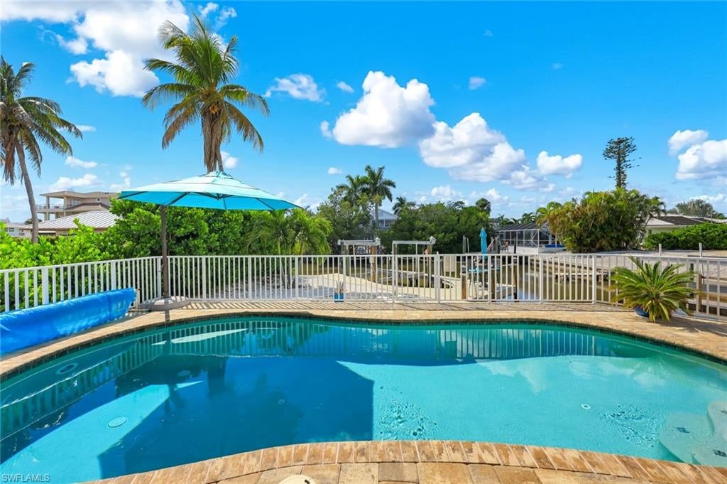 LAGUNA SHORES - Residential