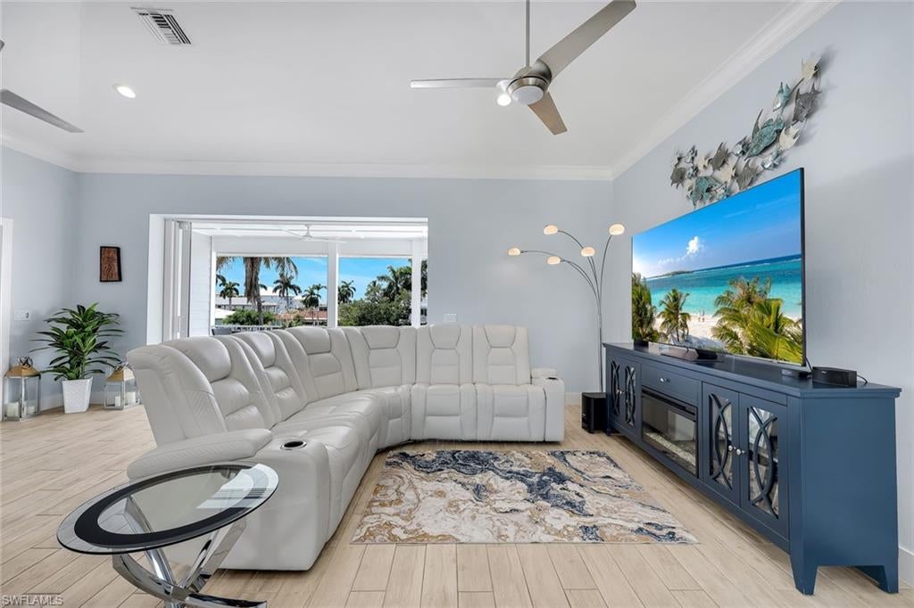 LAGUNA SHORES - Residential