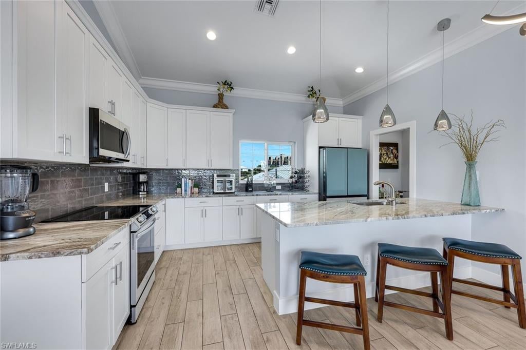 LAGUNA SHORES - Residential