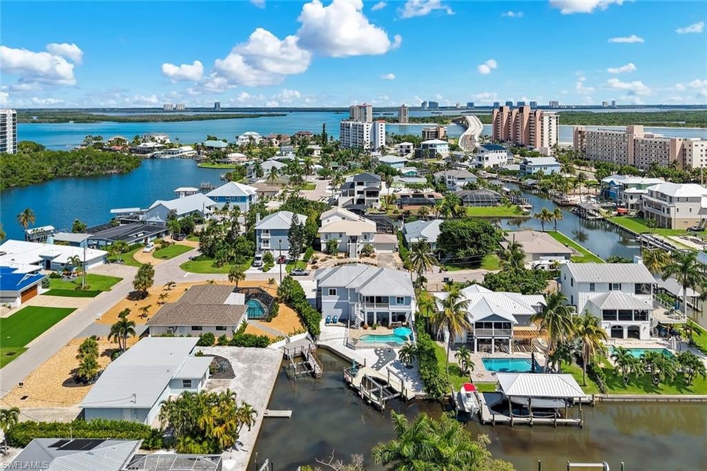 LAGUNA SHORES - Residential