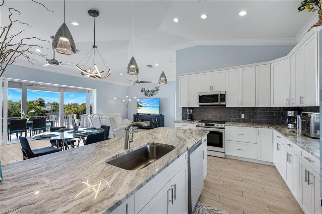LAGUNA SHORES - Residential