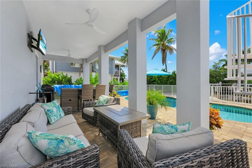 LAGUNA SHORES - Residential