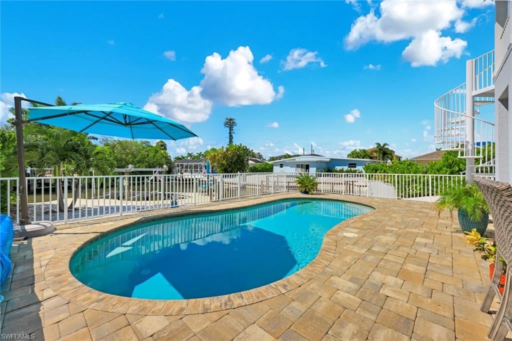 LAGUNA SHORES - Residential