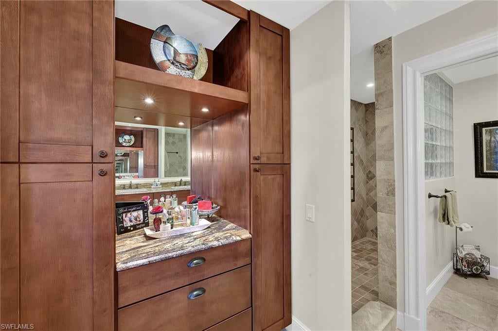CAMELOT CONDO - Residential