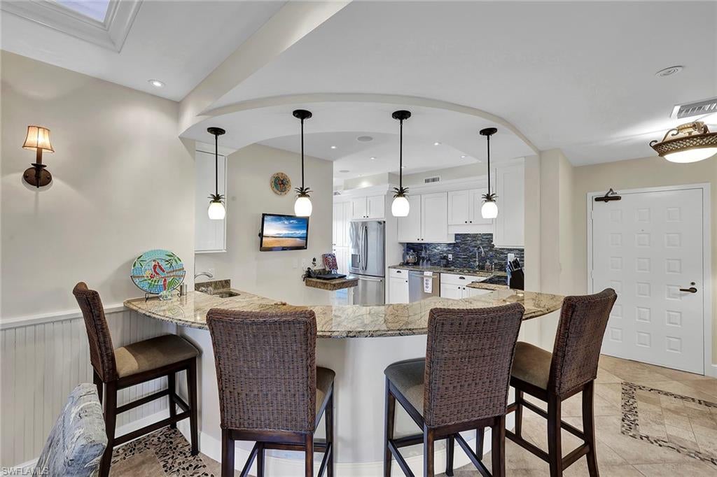 CAMELOT CONDO - Residential