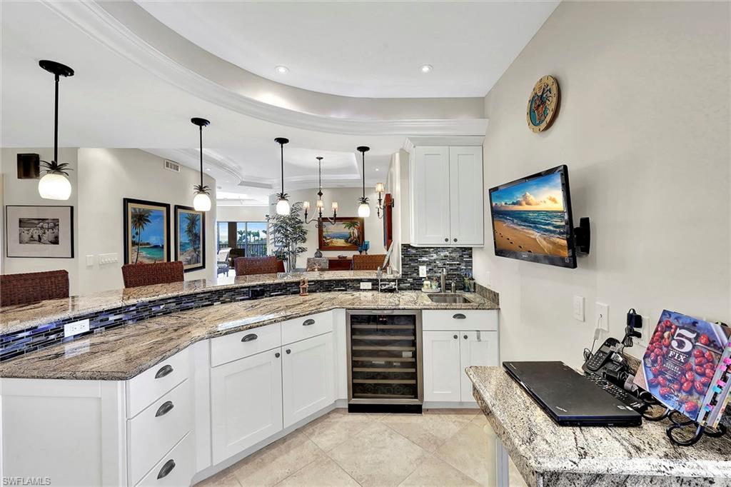 CAMELOT CONDO - Residential