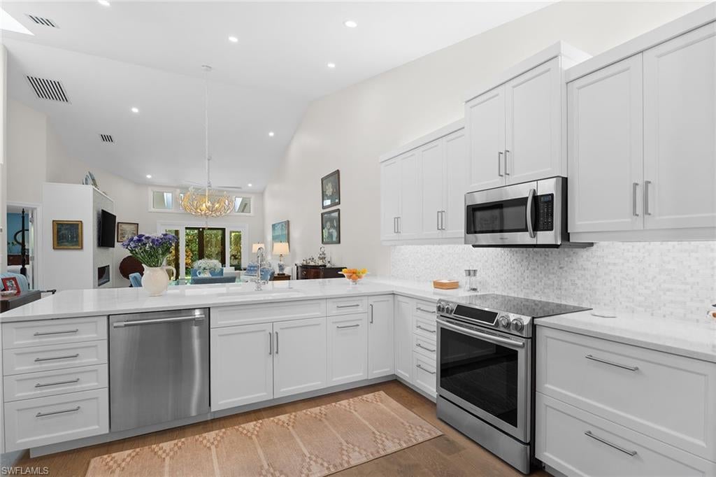 VILLAS AT PELICAN BAY - Residential