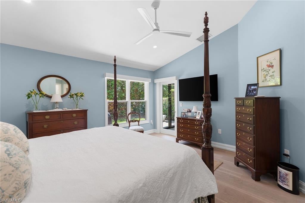 VILLAS AT PELICAN BAY - Residential