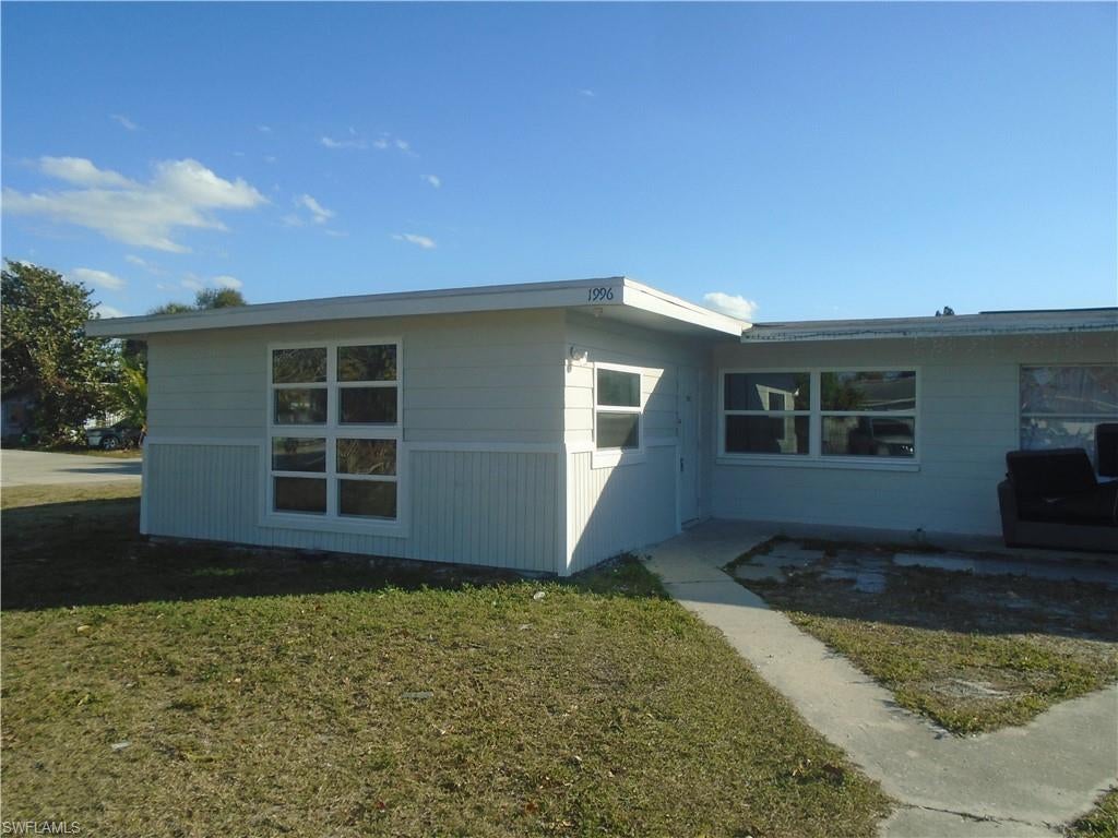 PINE MANOR - Residential Lease