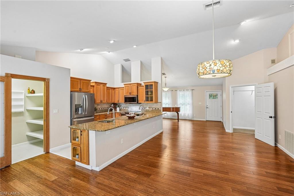 GOLDEN GATE ESTATES - Residential