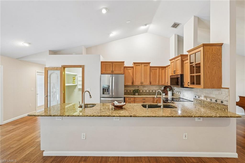 GOLDEN GATE ESTATES - Residential