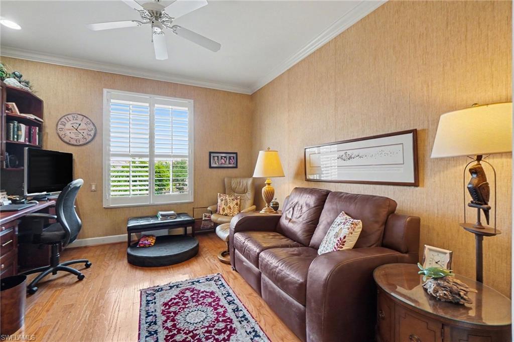 SUTTON WALK - Residential
