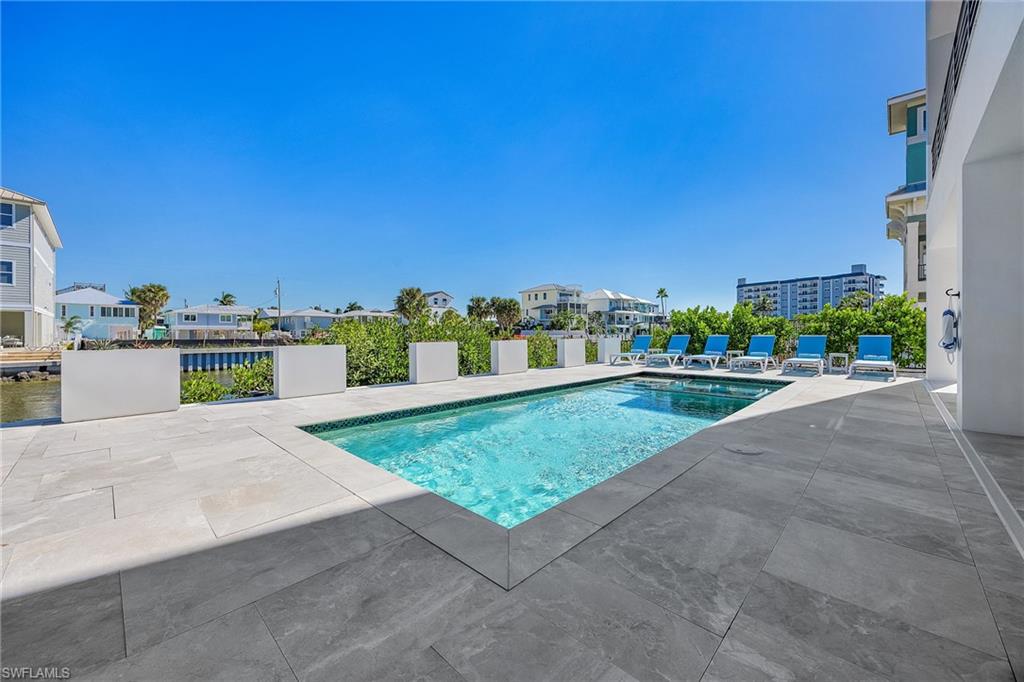 VENETIAN GARDENS - Residential