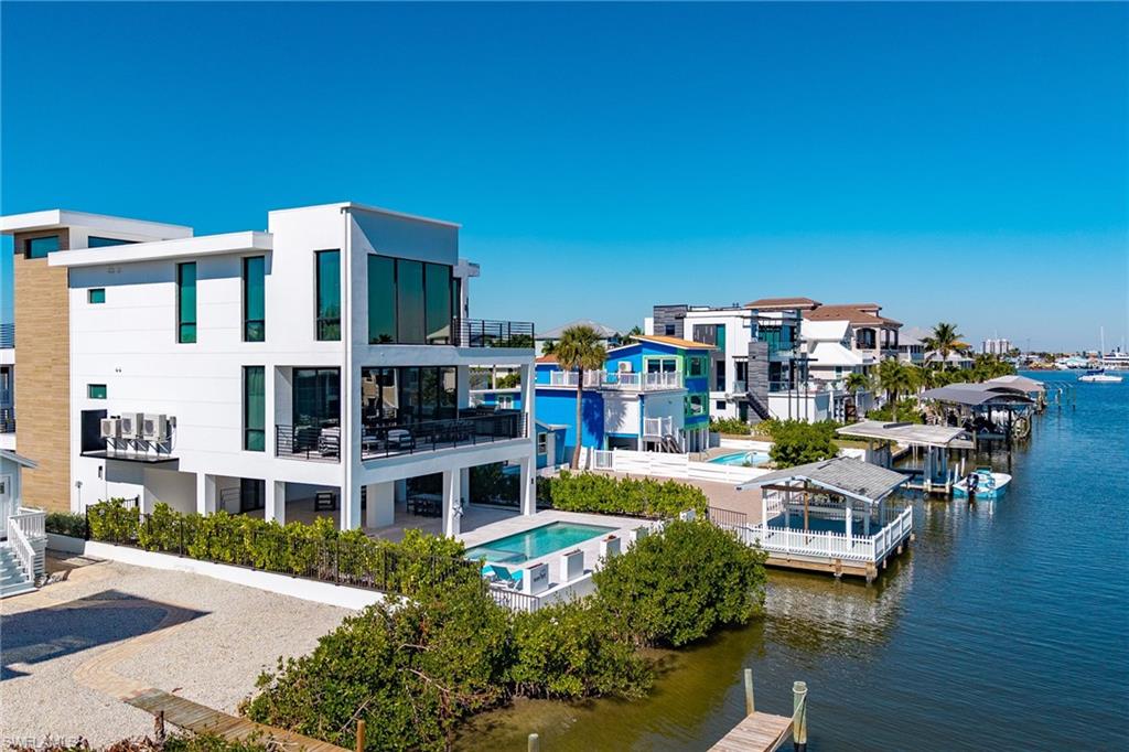 VENETIAN GARDENS - Residential