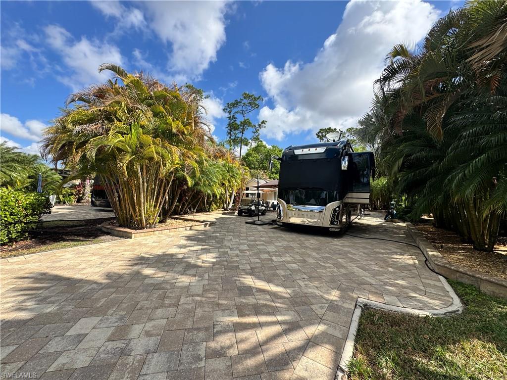 RIVERBEND MOTORCOACH RESORT - Land