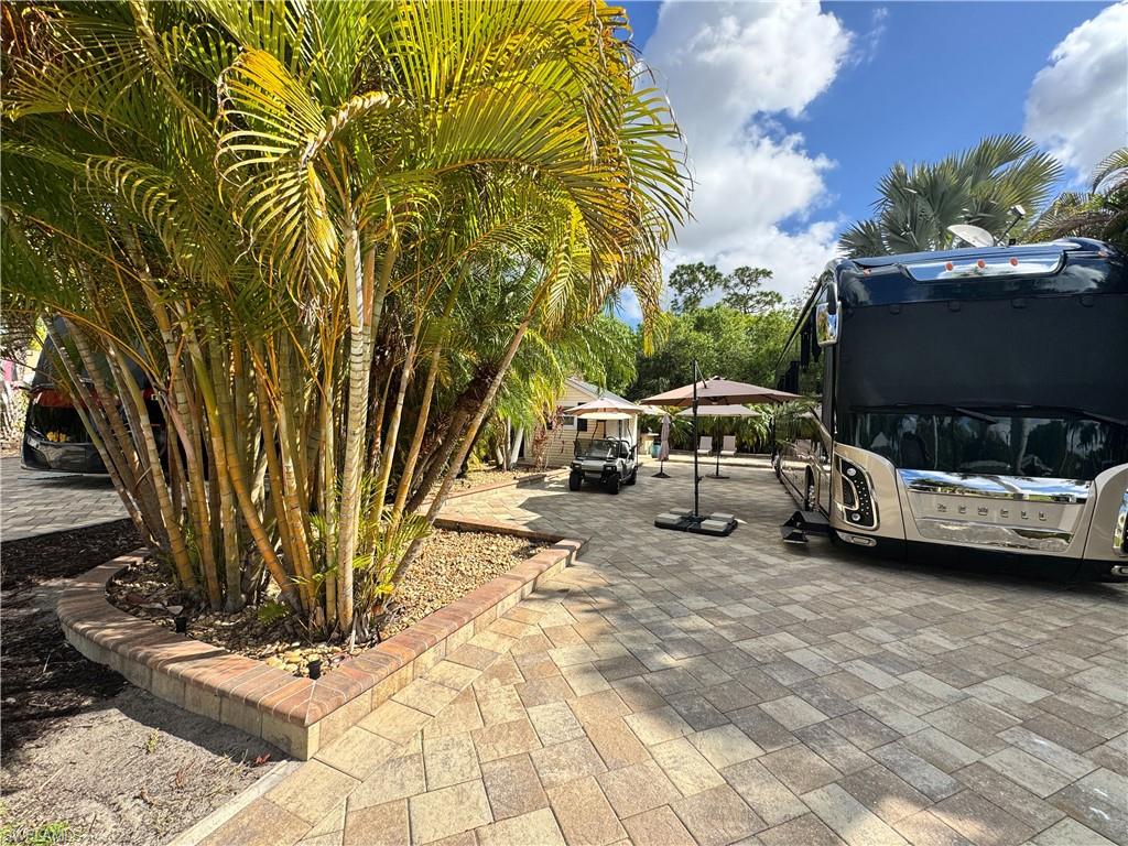 RIVERBEND MOTORCOACH RESORT - Land