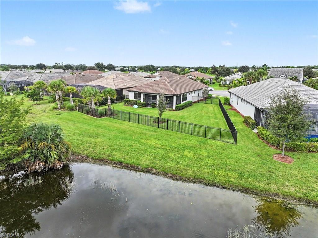 COUNTRY CLUB - Residential