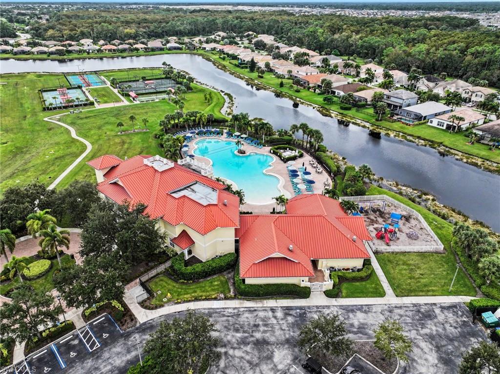 COUNTRY CLUB - Residential