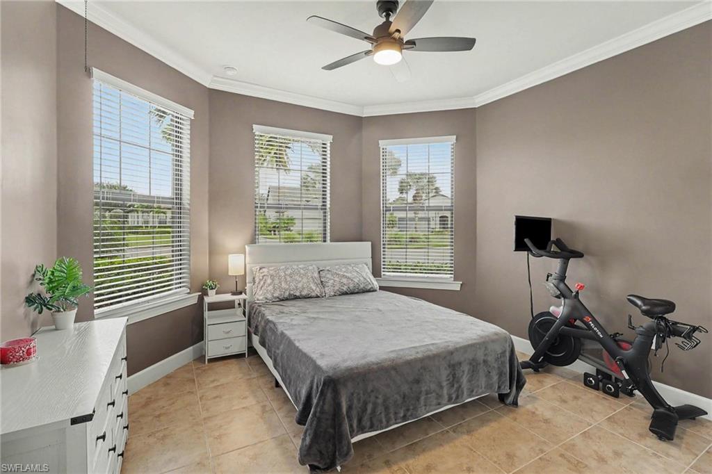 COUNTRY CLUB - Residential