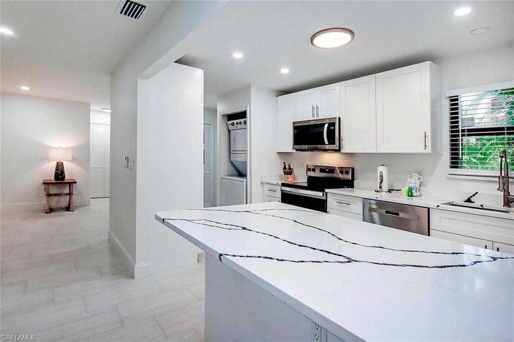 BLIND PASS CONDO - Residential
