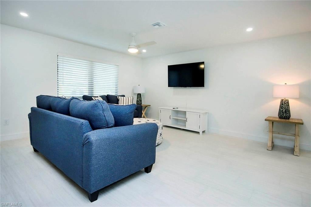 BLIND PASS CONDO - Residential