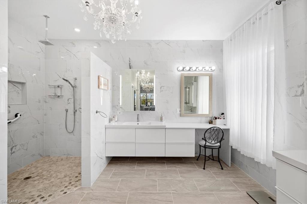 CAPE ROYAL - Residential